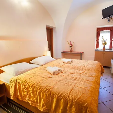 Apartma Na Starem Placu Idrija Exterior photo